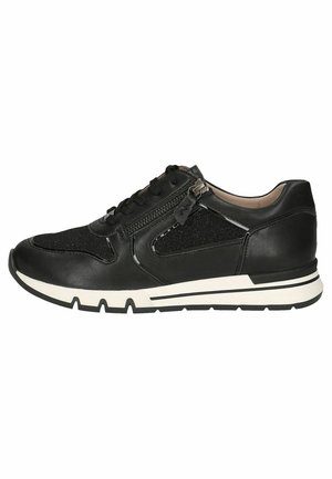 Sort lædersneaker med lynlås i siden, sorte snørebånd, glitrende stofpaneler og hvid gummisål med sorte striber.