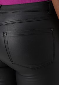 ONLY Carmakoma Tygbyxor - black