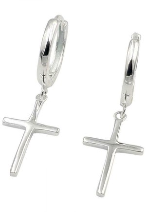 Orecchini a cerchio in argento con charm a forma di croce. Design elegante, finitura lucida, appesi a un gancio. La croce presenta un profilo semplice e liscio.