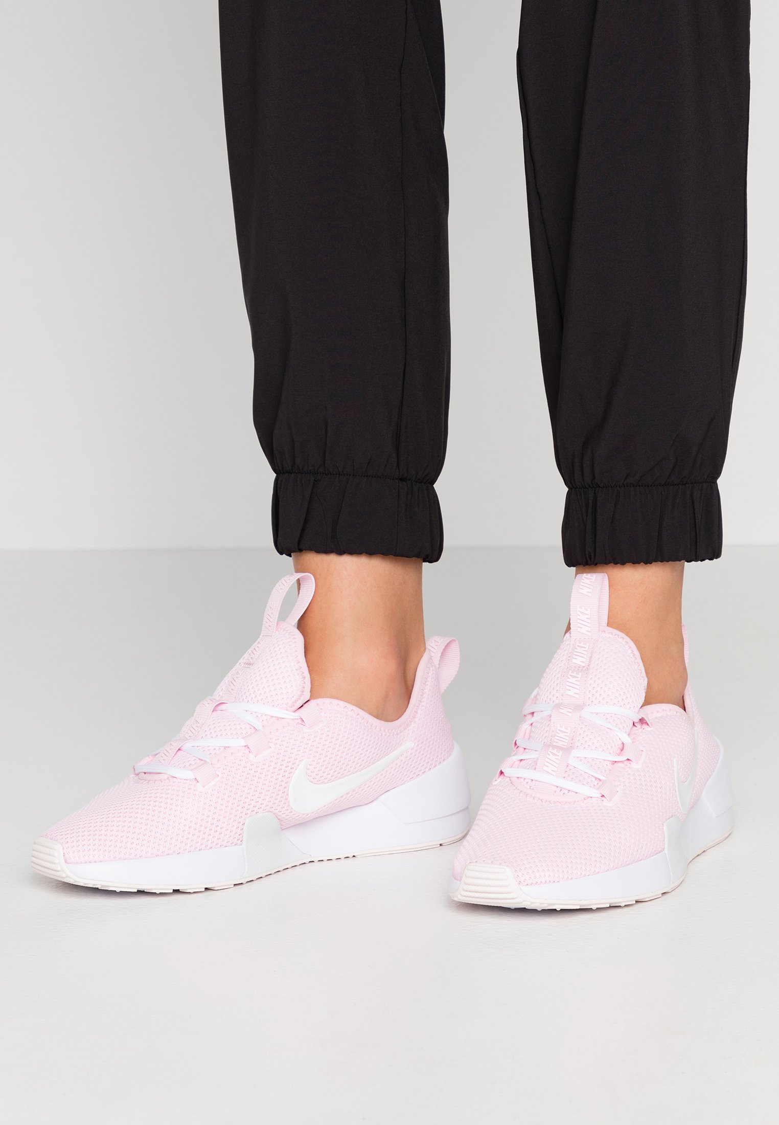 nike ashin modern pink