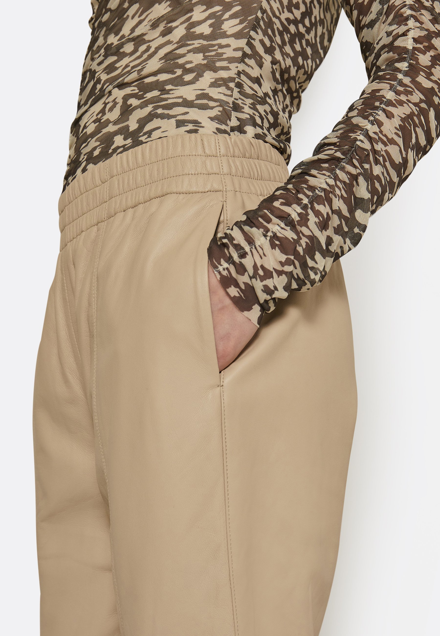 NORR LORI - Pantaloni di pelle - beige - Zalando.it
