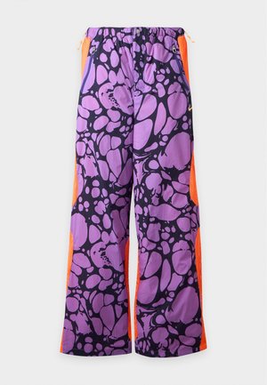 Nike Sportswear, GOOEY TRACK PANT - Stoffhose - bright violet/total orange/tangerine tint