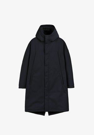 Manteau long bleu marine à capuche fabriqué en matériau résistant à l'eau. Dispose de deux grandes poches frontales et de détails de couture subtils.