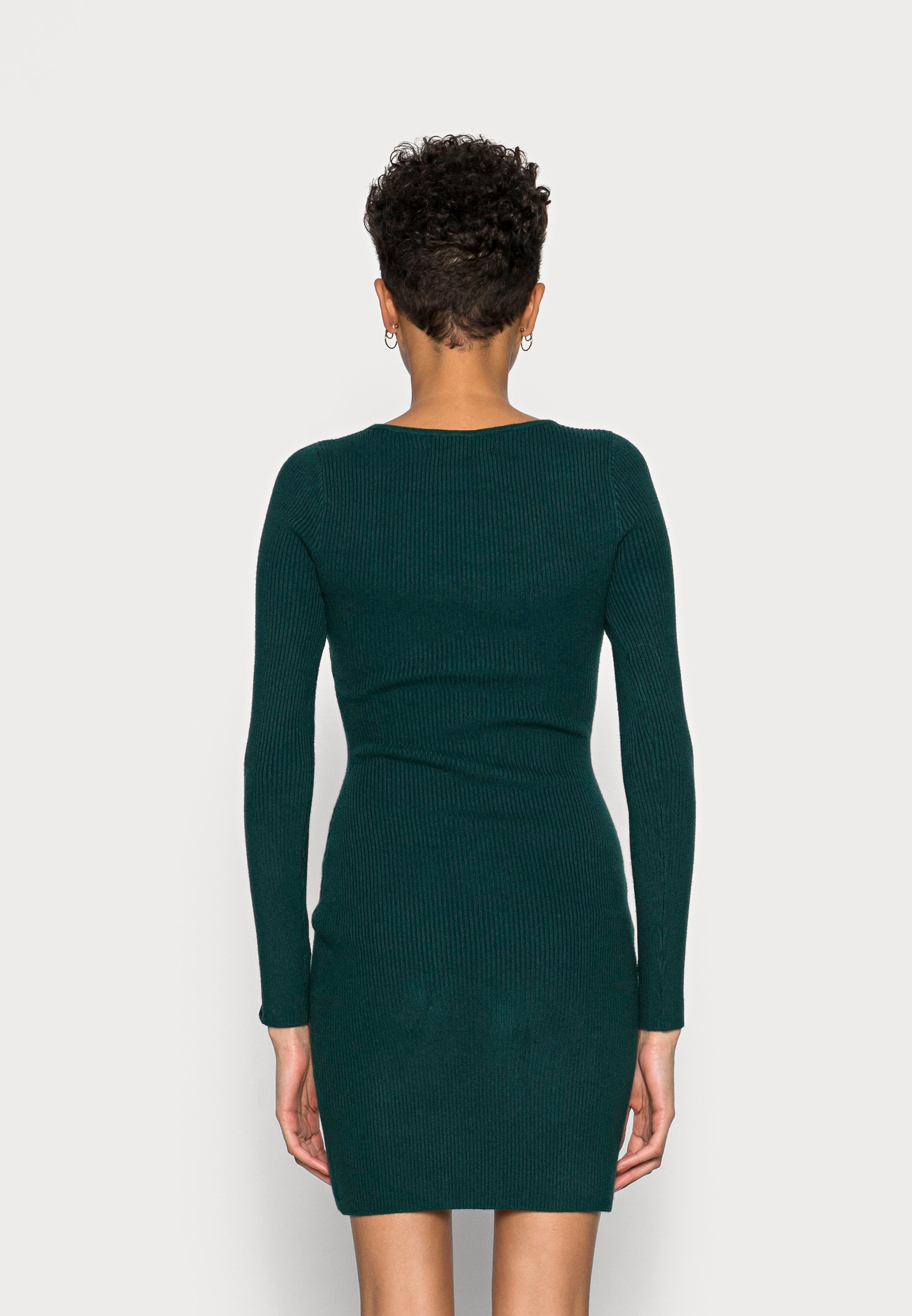 Abercrombie \u0026 Fitch PARTY PORTRAIT NECK 