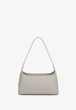 Sac à bandoulière en cuir beige avec une seule anse et un design minimaliste, avec un marquage en creux subtil au centre devant.