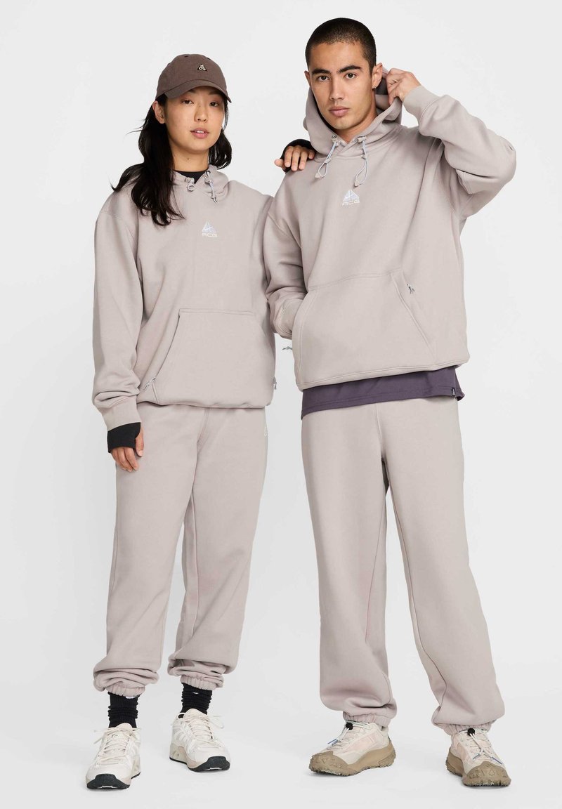 Nike ACG Hoodie grijs