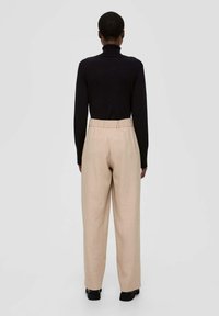 s.Oliver BLACK LABEL WIDE LEG
 - Stoffhose - beige