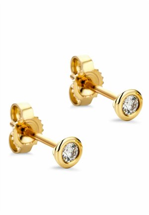 Guld stud øreringe med et glat cirkulært design, der har en enkelt rund diamant i en bezelfastholdelse, poleret finish og sommerfuglelukning.