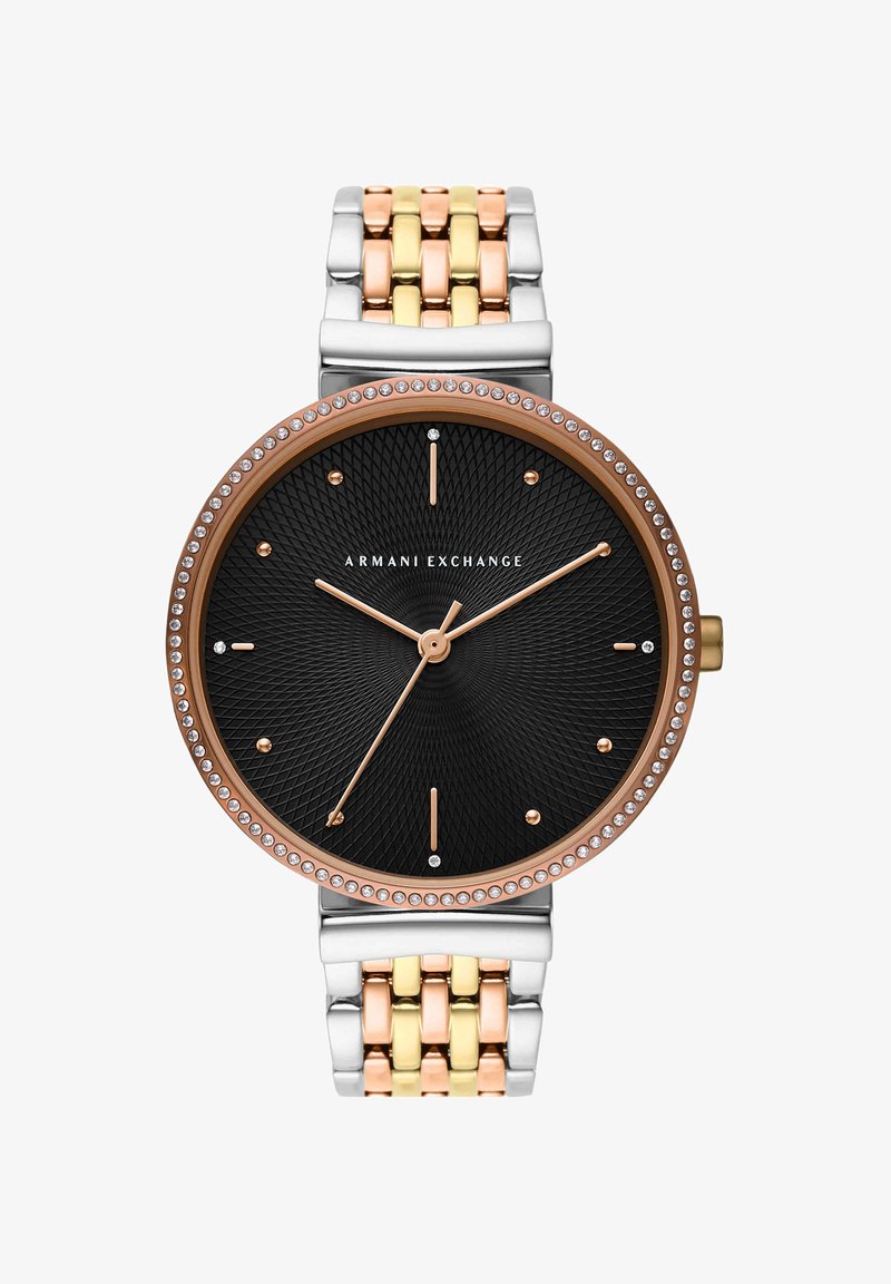 Reloj Armani Exchange con esfera negra texturizada, bisel de oro rosa con cristales y pulsera de eslabones metálicos en tres tonos: plata, oro y oro rosa.