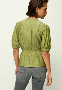 Next FRONT TEXTURED SHORT SLEEVE REGULAR FIT - Blúz - green