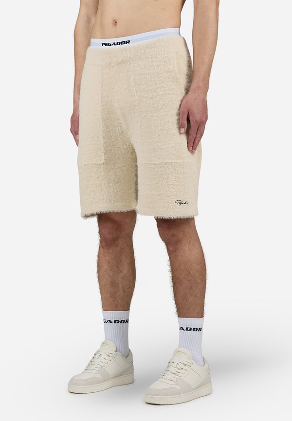 TROPAN FURRY - Shorts - light beige
