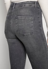 ONLY Vaqueros pitillo - grey denim