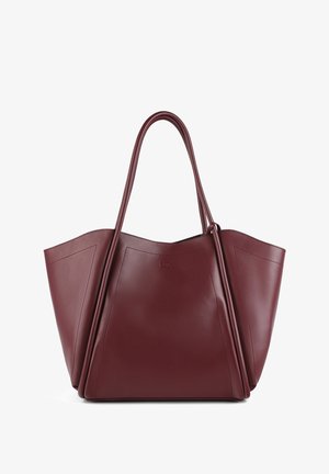 Didelis bordo odinis rankinys su dviem ilgomis rankenomis, kampuotu dizainu, lygiu paviršiumi ir subtiliu antspauduotu logotipu priekyje.