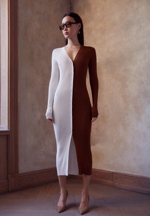 SHOKO - Jumper dress - white/tan