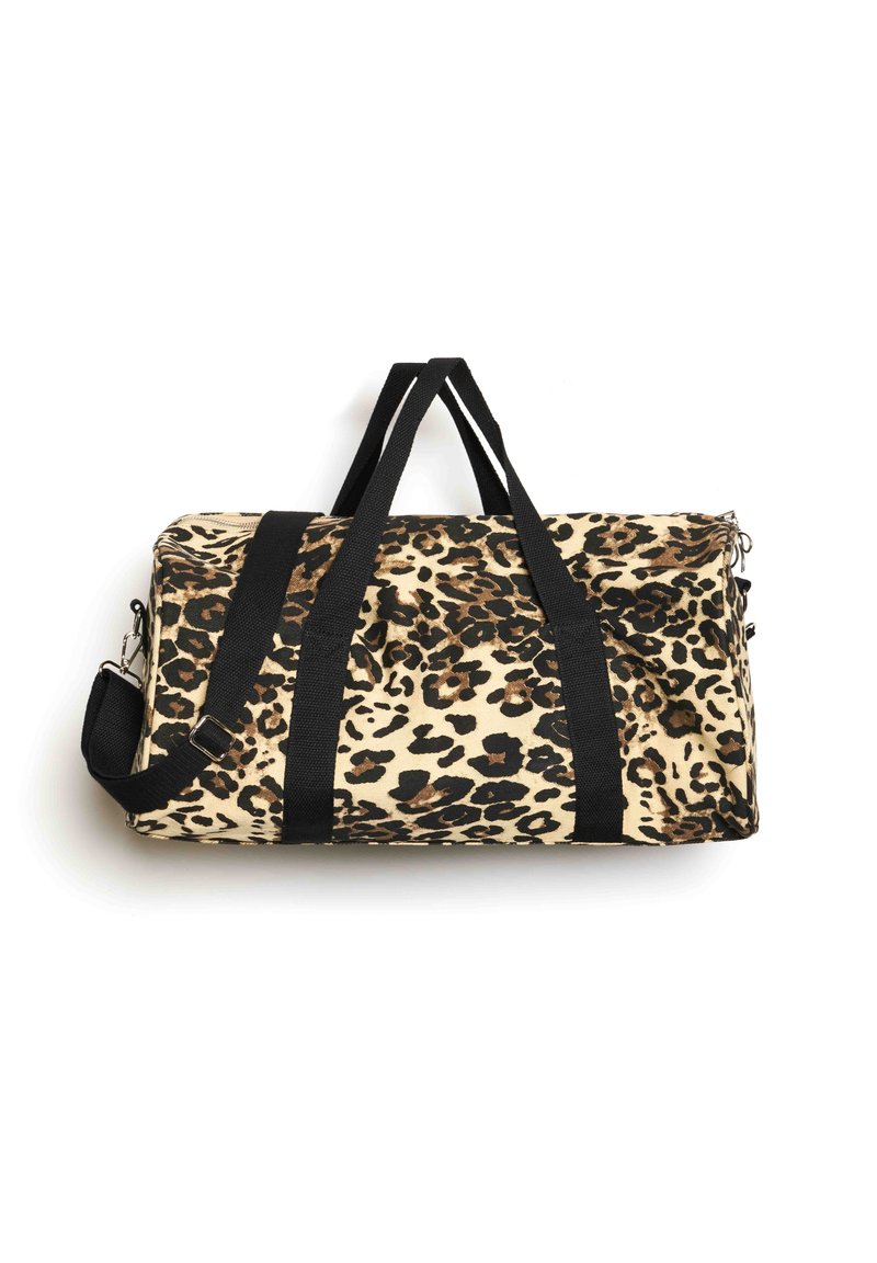 Mala de viagem de padrão de Leopardo com alças e detalhes pretos. Feita de tecido macio, apresenta um fecho de zip e uma alça de ombro destacável.
