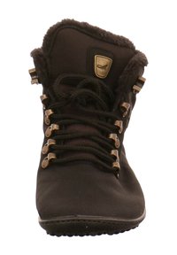 Schwarzer Stiefel mit glattem Äußeren, Futter aus Kunstpelz, goldfarbener Hardware und sechs Schnürsenkellöchern. Gummisohle für Traktion und Langlebigkeit.