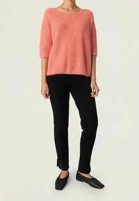 Soaked in Luxury Maglione - light red