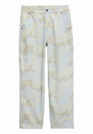 Beige og lyseblå camouflagebukser med forlommer og sidelommer, bæltestropper og knaplukning i taljen.