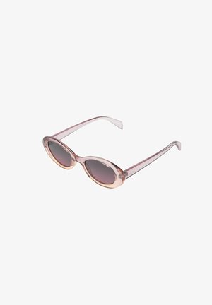Lunettes de soleil teintées de rose avec des verres ovales et des branches transparentes, présentant une transition de couleur dégradée du rose clair au transparent.