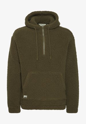 Olivgrüner Fleece-Hoodie mit einem mit Reißverschluss versehenen Kragen, Kängurutasche und einem kleinen Markenetikett. Weicher, strukturierter Stoff sorgt für zusätzliche Wärme.