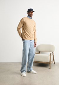 GANT Mikina - caramel beige