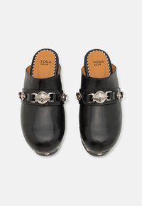 Toga Clogs - black