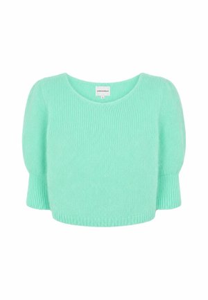 Pull en maille vert clair avec un large col rond, des poignets côtelés et des manches courtes légèrement bouffantes, présenté sur un fond uni.