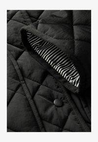 Selected, black