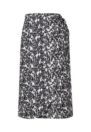 Sort og hvid dyreprint nederdel med en omslagdesign, med en sidebinding og en glat stoftekstur, der når til midten af låret.