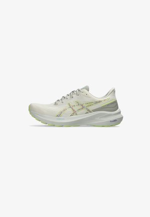 Baskets de course gris clair avec une tige texturée, des accents multicolores et une semelle rembourrée intégrant les technologies FlyteFoam et PureGEL.