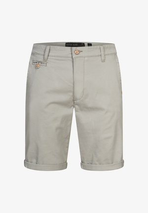 Shorts gris clair en mélange de coton, avec un ourlet roulé, deux poches avant et des accents de boutons en bois sur la ceinture.