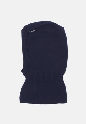 Marineblaues Strick-Balaclava aus geripptem Material, das eng um das Gesicht sitzt und am unteren Rand breiter angelegt ist für zusätzlichen Schutz.