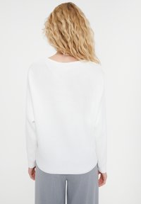 Thumbnail Image 3