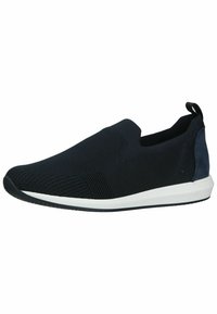 Schwarzer Slip-On-Strickschuh mit strukturiertem Obermaterial, elastischen Seitenteilen und einer weißen Gummisohle mit einem kontrastierenden Fersendetail.