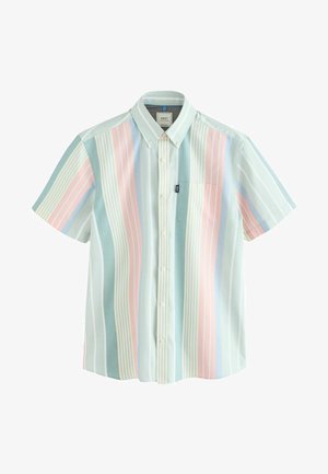 Trumpomis rankovėmis marškiniai su sagomis ir vertikaliomis dryželėmis pastelinėmis spalvomis: šviesiai žalia, rožine ir mėlyna, su krūtinės kišene ir minkšta tekstūra.