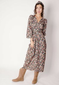 Niewybrane, print duże kwiaty