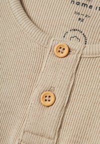 Name it REGULAR FIT - Základné tričko - pure cashmere