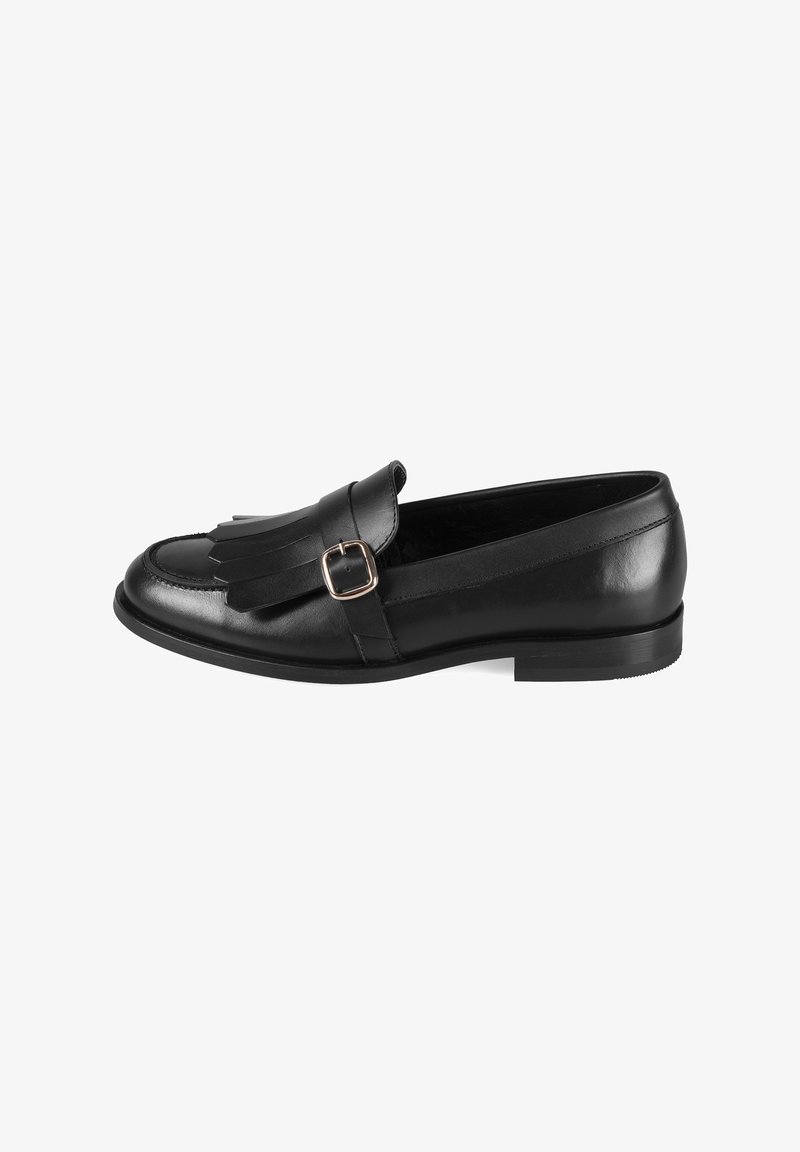 Mocassins en cuir noir avec un design à franges et un détail en boucle en métal. Semelle en caoutchouc plate, texture lisse et forme de pied arrondie.