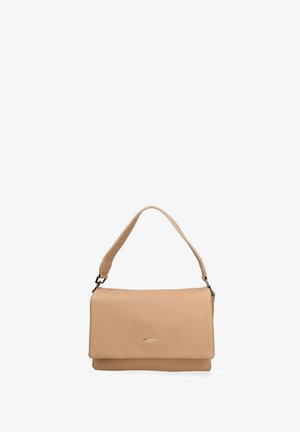 Borsa a tracolla in pelle beige con texture a grana, chiusura a patta e tracolla regolabile, piccolo logo argentato centrato sulla patta anteriore.