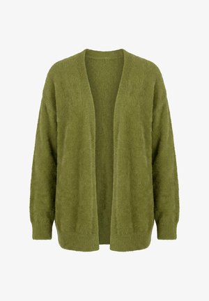 Miękki, oliwkowo-zielony kardigan z otwartym przodem, długimi rękawami i puszystą teksturą tkaniny.