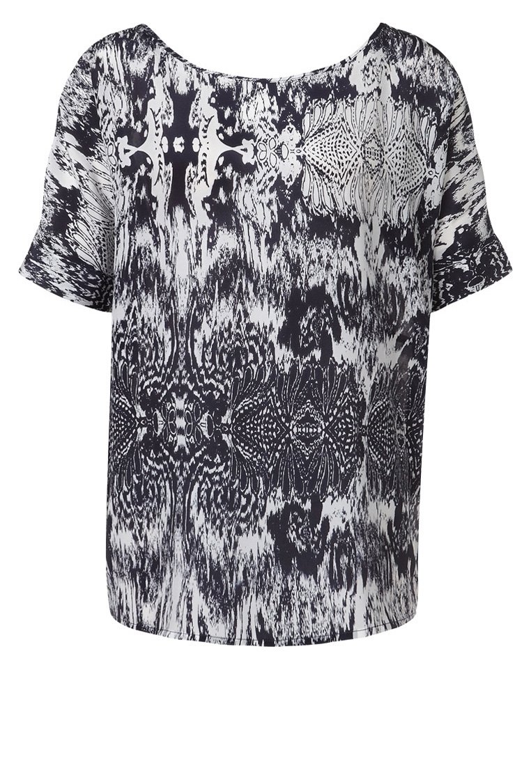 Haut à manches courtes avec un motif abstrait bleu marine et blanc. Confectionné en tissu léger avec une coupe ample et carrée et un col large.