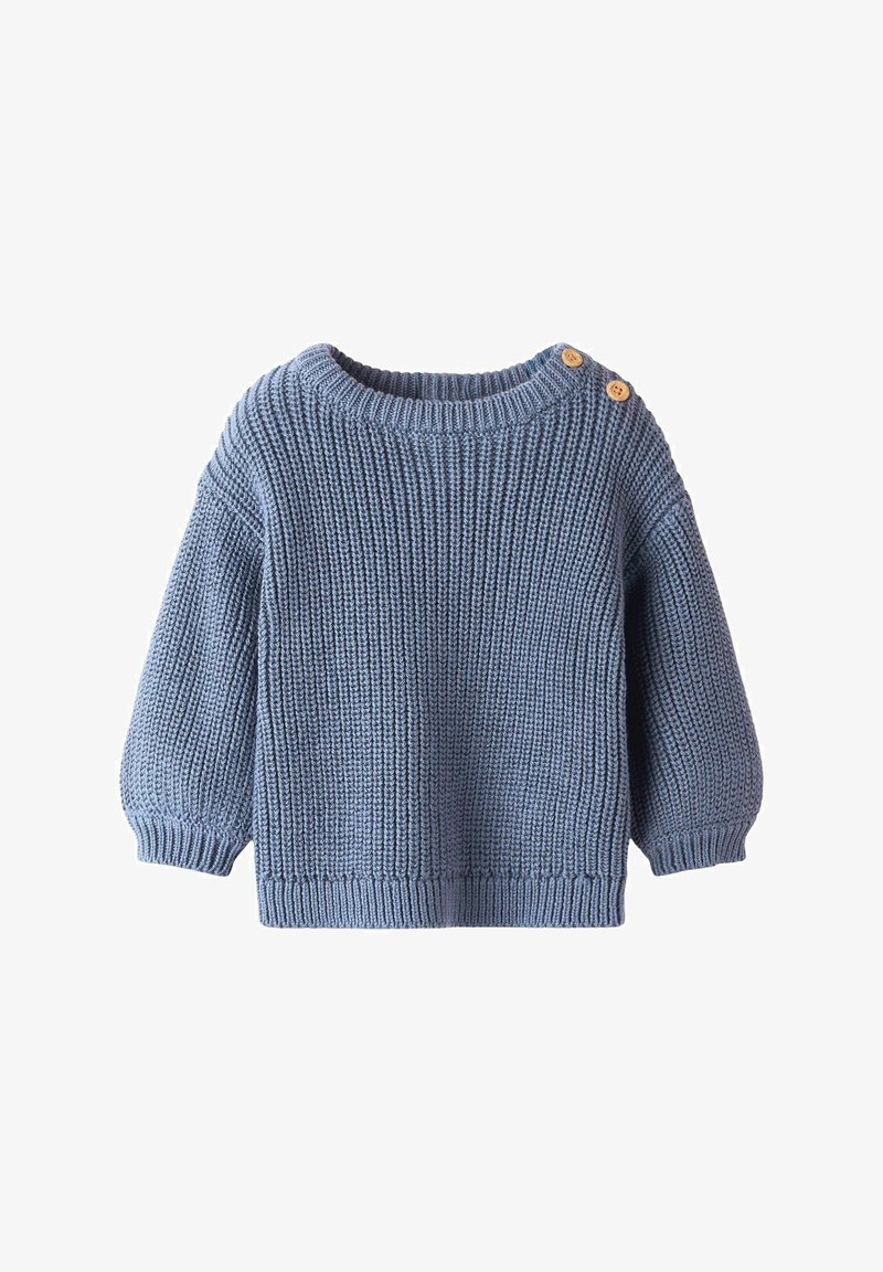 Lyseblå strikket sweater med rund halsudskæring, lange ærmer og to træknapdetaljer på skuldrene. Struktureret ribbet stof.