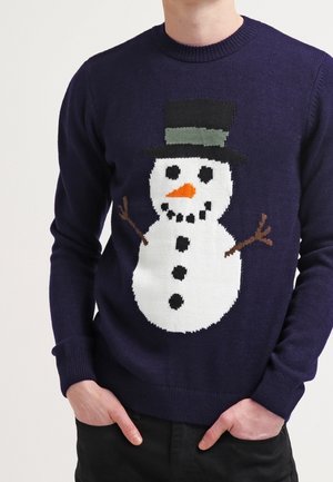 Dunkelblaues Sweatshirt mit einem Schneemann-Motiv, der einen weißen Körper, schwarze Knöpfe, eine orange Karottennase und einen schwarz-grünen Zylinder trägt.