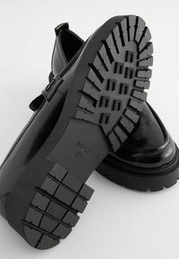 Next Loaferit/pistokkaat - black