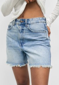 PULL&BEAR Shorts vaqueros - light-blue denim