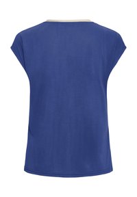 Chemise bleue à manches courtes avec un col rond beige, vue de dos sur un fond blanc.