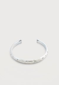 Seleccionado, silver-coloured