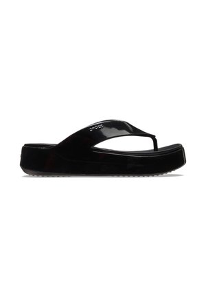 Sort platform flip-flop sandal med tyk sål, blank finish, snorrem og lille "Crocs"-logo på siden.