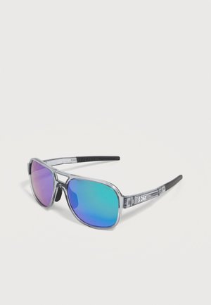 Sonnenbrille mit klarem Rahmen, blau-violetten verspiegelten Gläsern und schwarzen strukturierten Bügeln, mit "bliz" am Bügel.