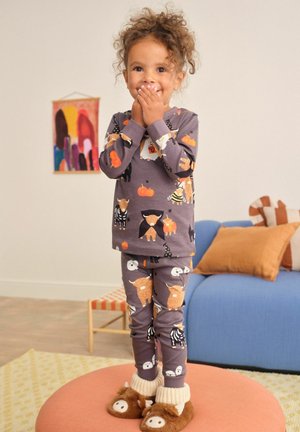 Next, REGULAR FIT HALLOWEEN SNUGGLE SET - Pigiama - trick or treat hamish print